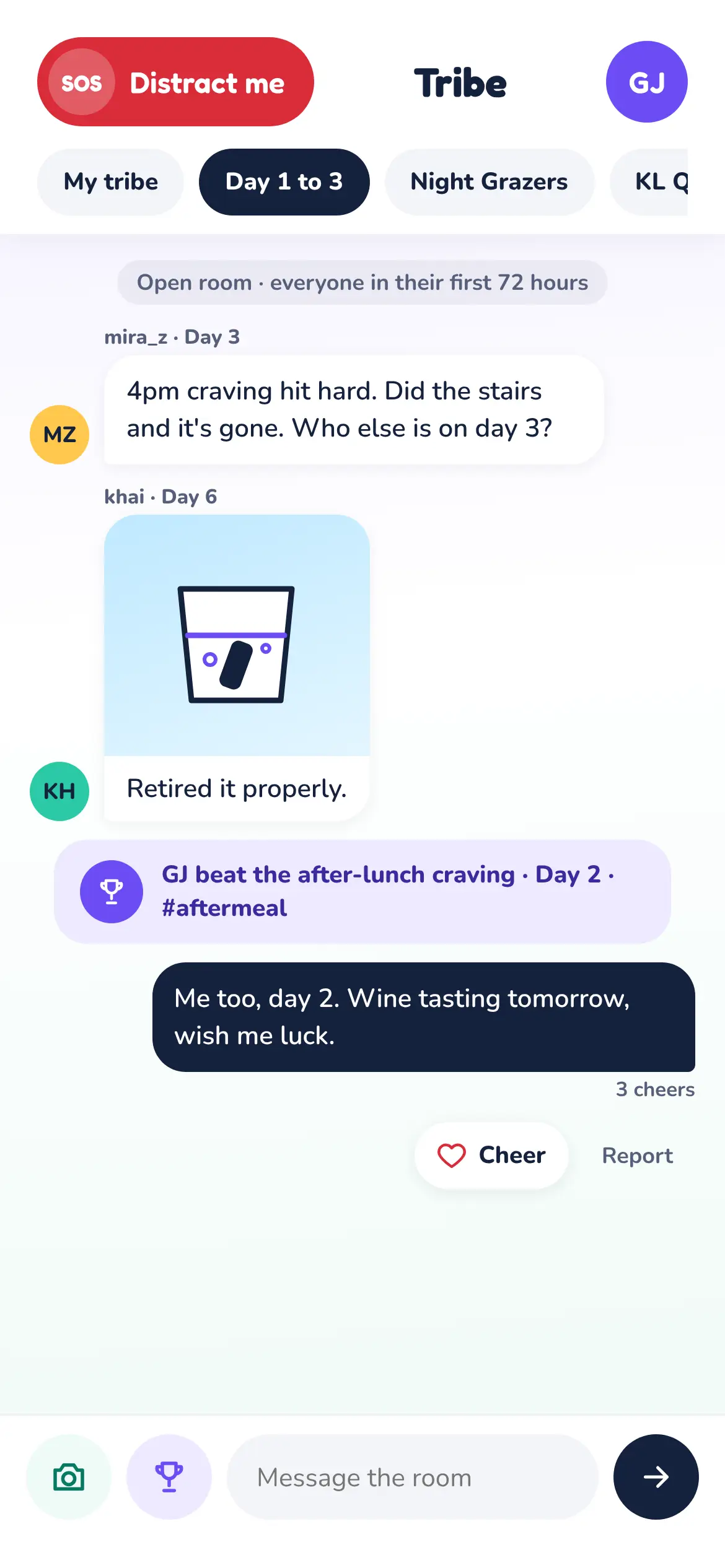 Skrin chat Tribe dengan bilik terbuka untuk 72 jam pertama anda, mesej daripada quitter lain dan satu kemenangan yang dikongsi ke bilik itu.